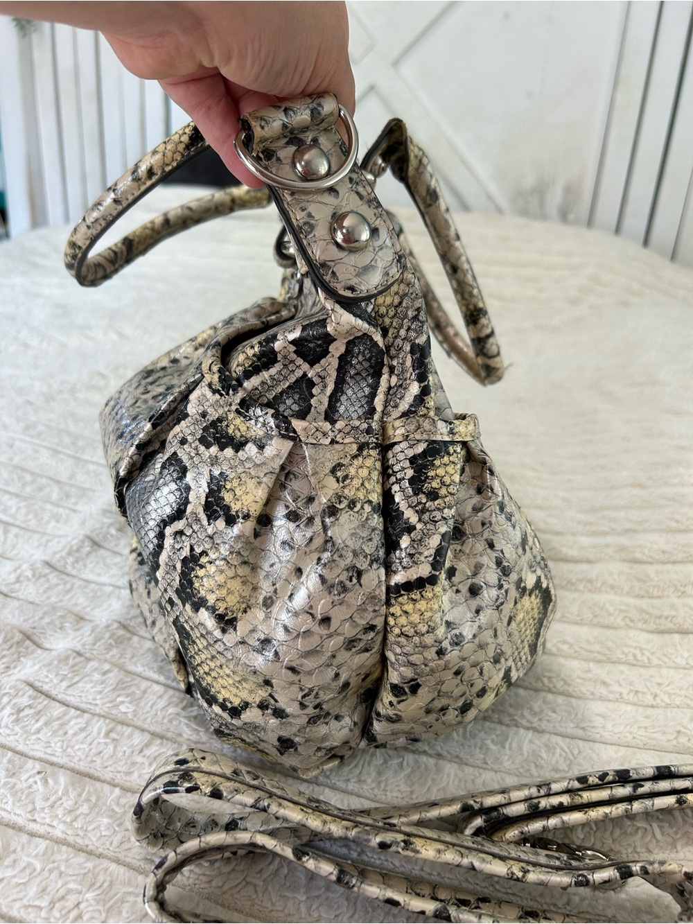 Kathy Van Zeeland Purse - Picture 3 of 16